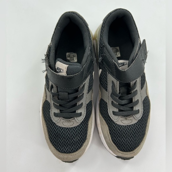Nike AIR MAX  Kids 2Y  Grey Black White DQ0285-002 Athletic Sneakers - Picture 2 of 8